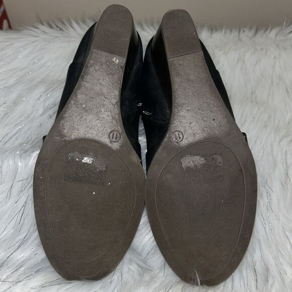 Maurices 11M Black Alexis Cross Strap Wedge Bootie - Picture 9 of 12